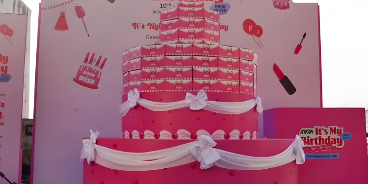 Nykaa Celebrates Its 14th Birthday With Giant Interactive Beauty Cake Activation At Bandra